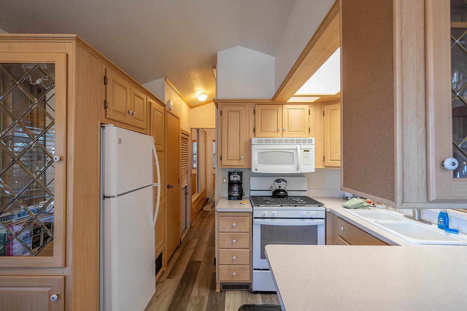 Отель Camp Almanor At Big Springs Westwood Экстерьер фото